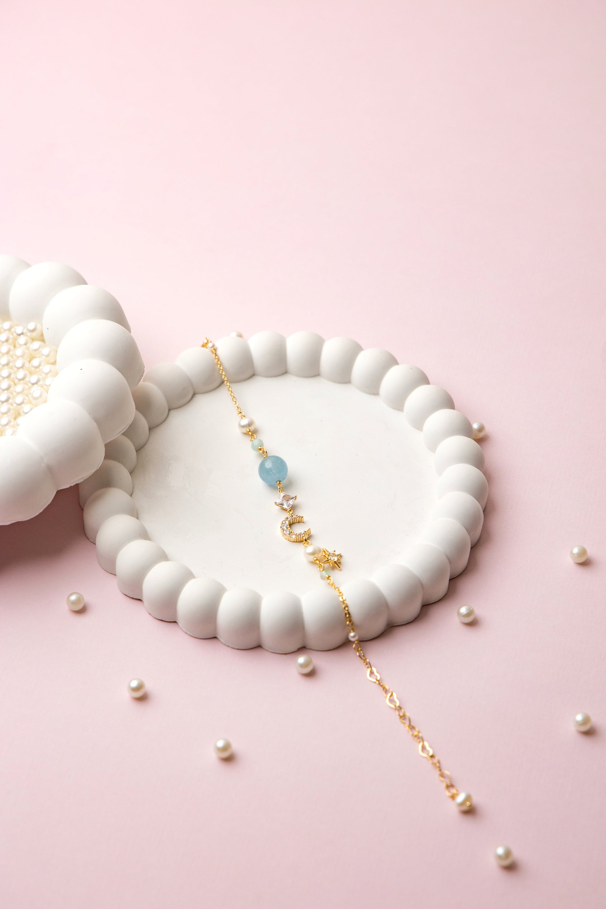 Inspired by the quiet magic of moonlit nights, the Moonlit Muse Bracelet captures the essence of elegance and wonder.
