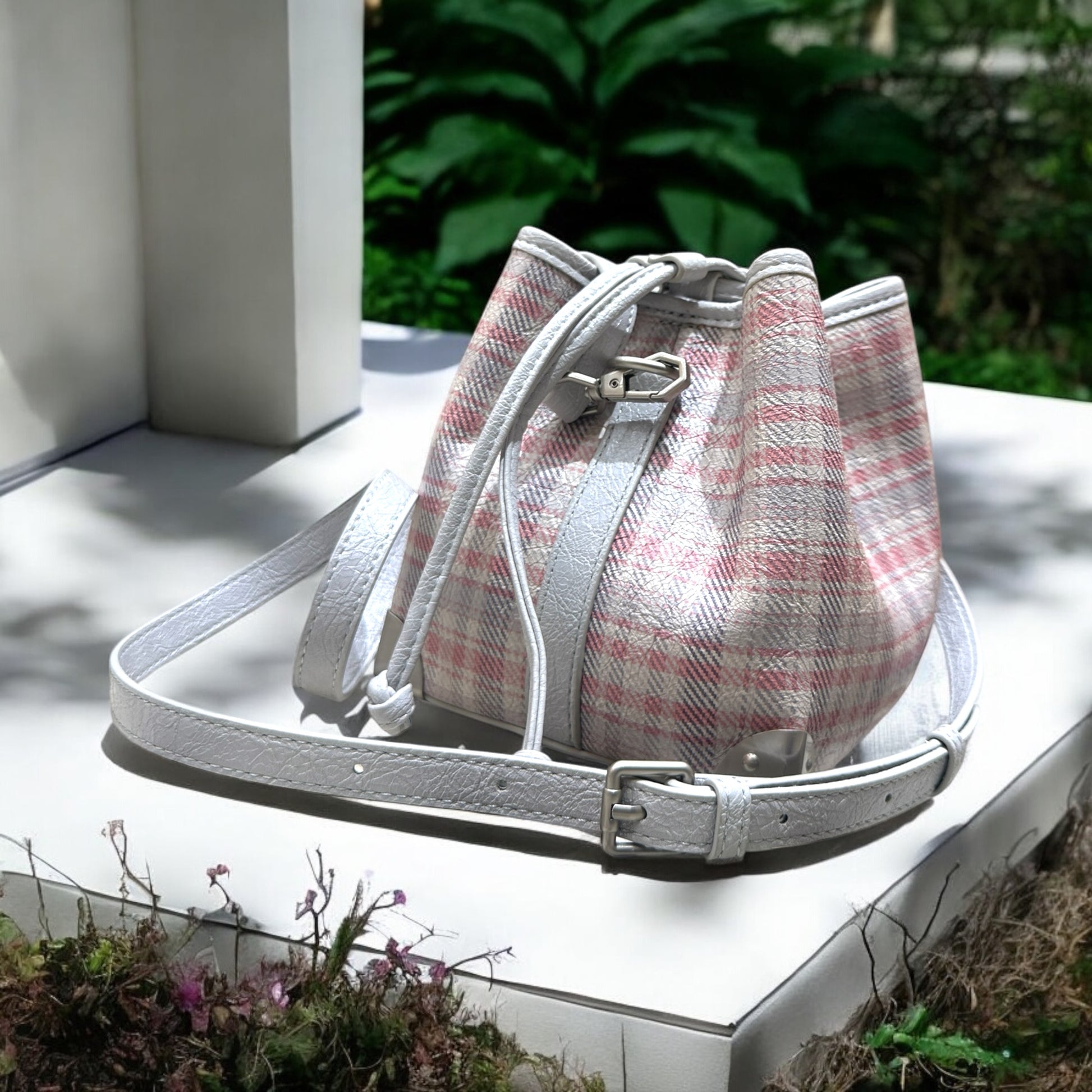 Elevate your style with our trendy collection of bags, featuring woven textures, bold details, and versatile straps. Perfect for adding charm and function to any look.