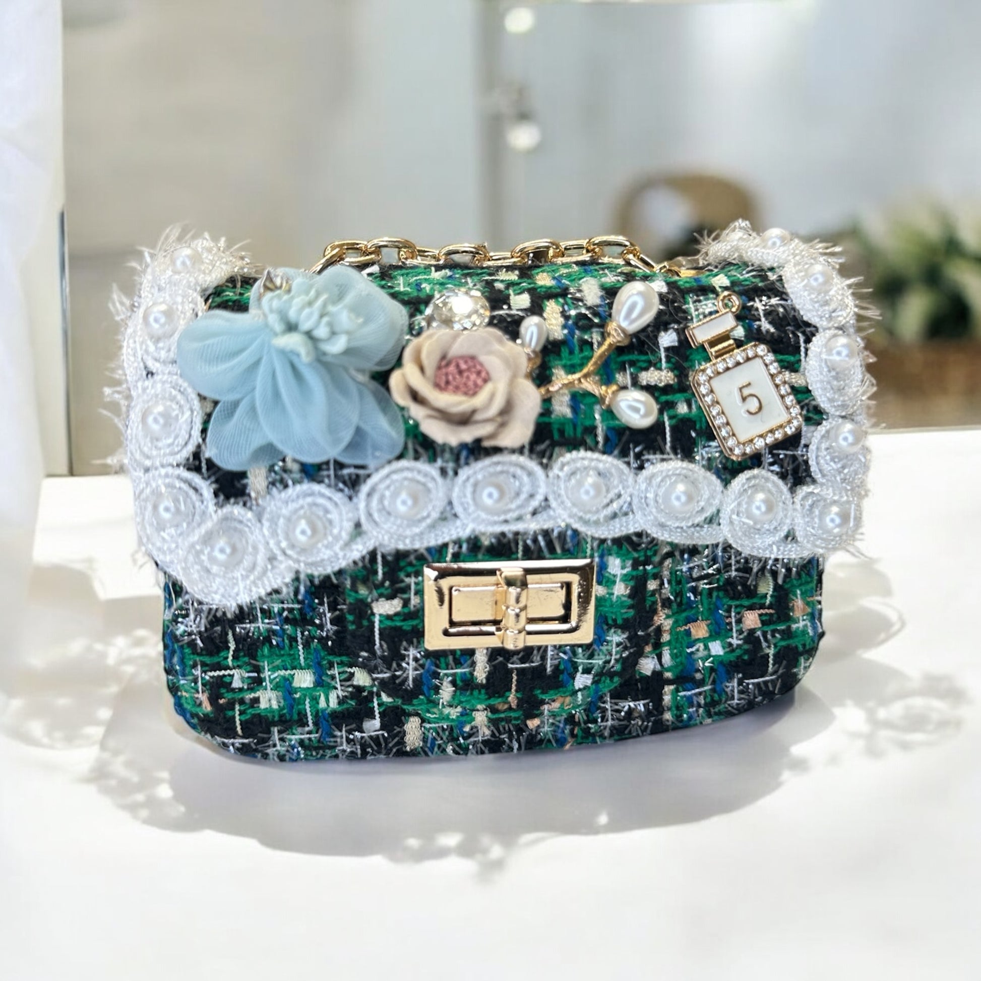 Elevate your style with our trendy collection of bags, featuring woven textures, bold details, and versatile straps. Perfect for adding charm and function to any look.