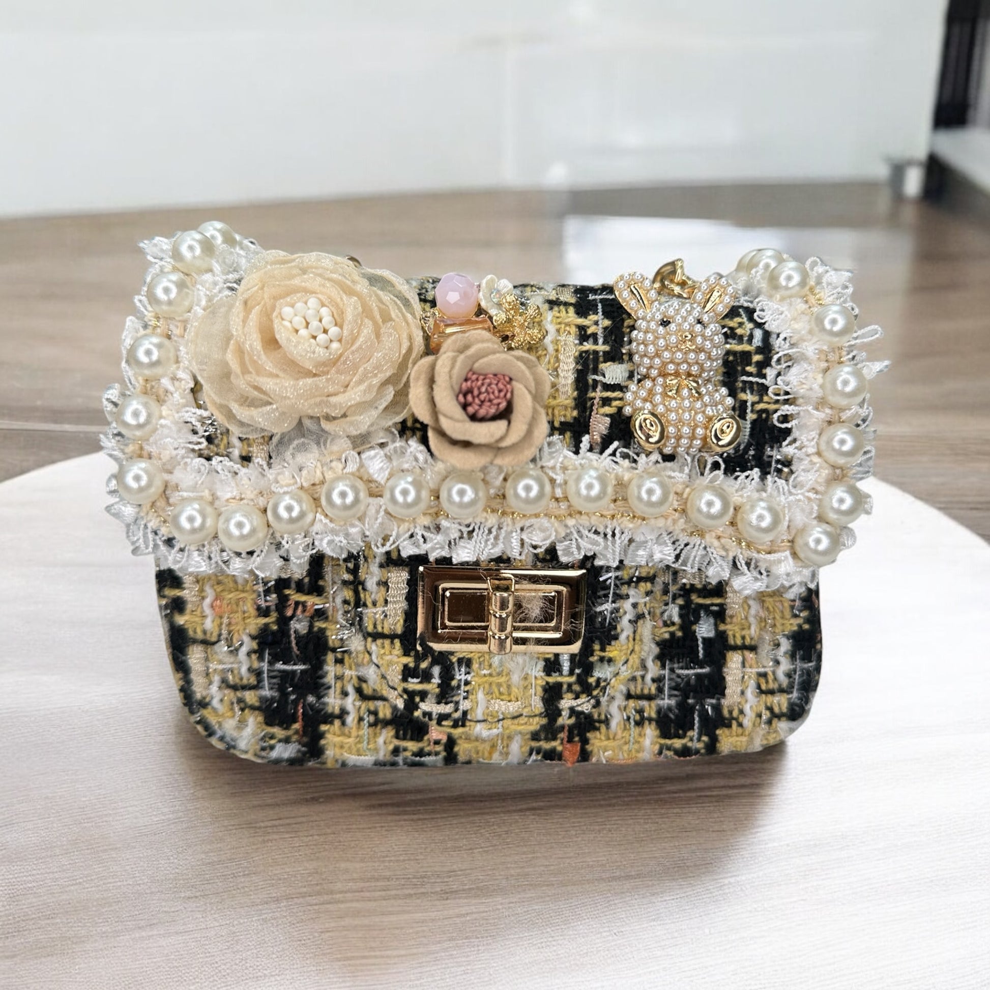 Elevate your style with our trendy collection of bags, featuring woven textures, bold details, and versatile straps. Perfect for adding charm and function to any look.